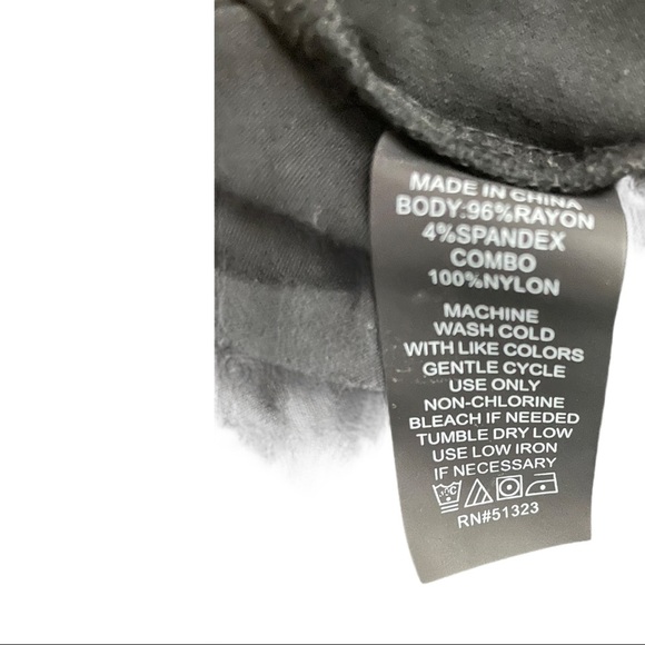 Vince Camuto V neck net style faux wrap dress Black size medium. Midi. - Picture 11 of 11